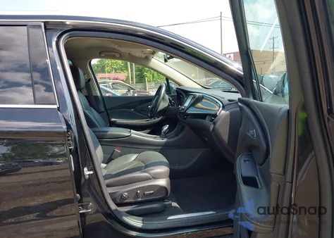 2017 Buick Envision Essence z USA, uszkodzony, nr VIN LRBFXDSA0HD152916